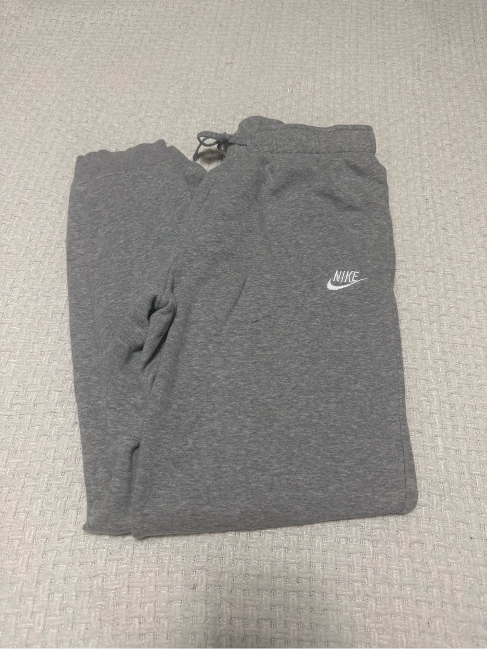 Nike sportswear club fleece mid rise joggers, women’s medium tall.